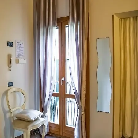 L'ippogrifo לינה וארוחת בוקר 2*